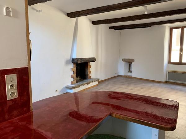 appartement rénové 3 chambres avec terrasse