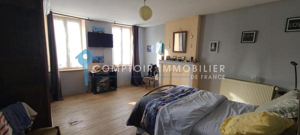 Maison
                                                                                                                                                                                                                                                                                                                        5 pièce(s)                                                                                                                                                                                                          3 chambre(s)                                                                                                                                                                                                          144  m²