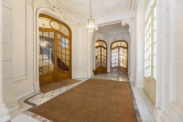 Appartement F7 à vendre  7 pièces - 240,42 m2 PARIS - 75006