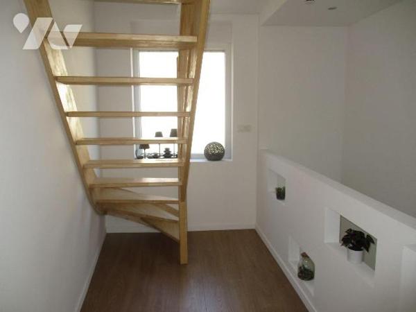 SPECIAL INVESTISSEUR au coeur du centre ville de BERGUES, immeuble de rapport mixte présente 
...
