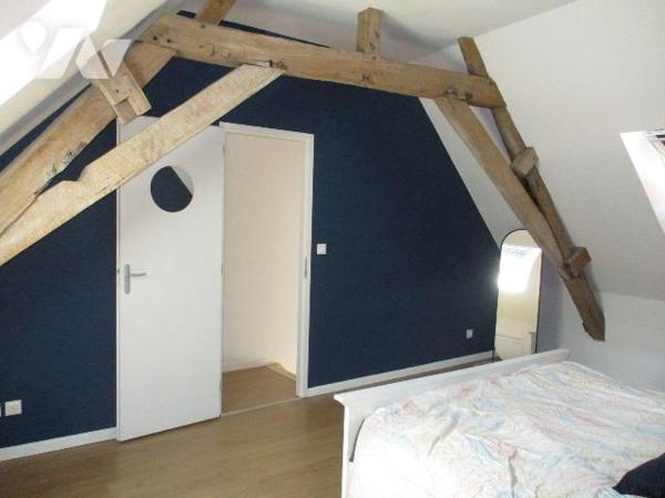 SPECIAL INVESTISSEUR au coeur du centre ville de BERGUES, immeuble de rapport mixte présente 
...