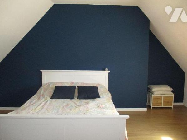 SPECIAL INVESTISSEUR au coeur du centre ville de BERGUES, immeuble de rapport mixte présente 
...