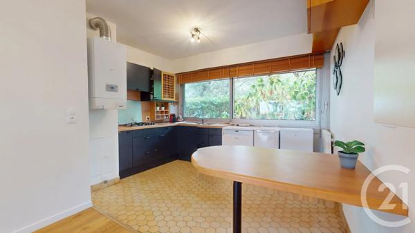 Appartement F3 à vendre  3 pièces - 63 m 2   BIARRITZ  - 64