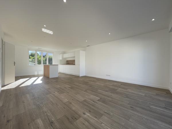 Maison
         5 pièces
        - 135 m² 265 000 € *