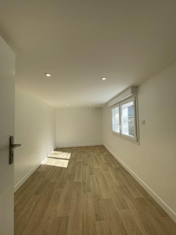 Maison
         5 pièces
        - 135 m² 265 000 € *