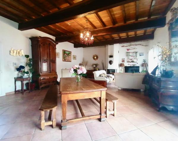 Laloubère (65310) Maison de village