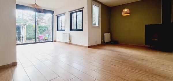 Charmante maison de 75 m² sans travaux, trois chambres, avec extérieur