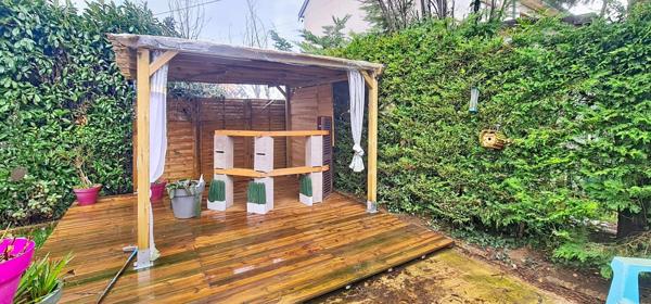 Charmante maison de 75 m² sans travaux, trois chambres, avec extérieur