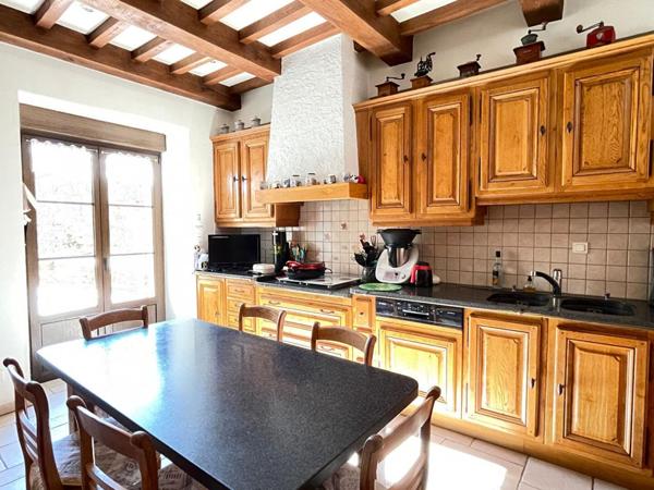 Maison individuelle  8 pièce(s) 212 m2