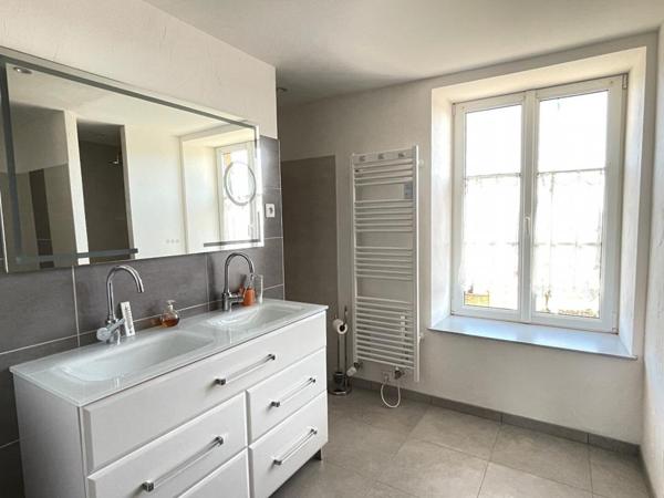 Maison individuelle  8 pièce(s) 212 m2