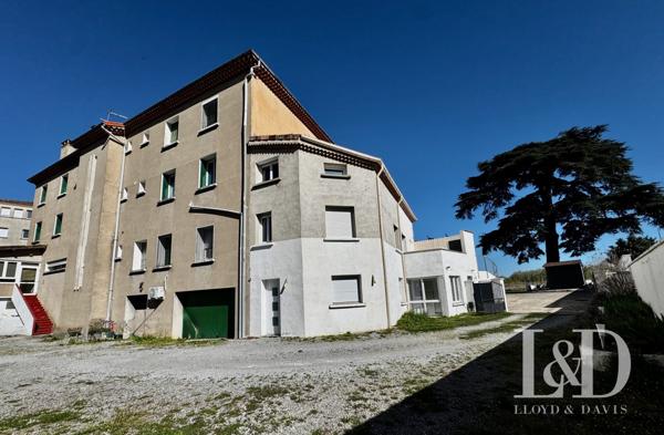Ténement immobilier 800 m2 au bord du Rhône
