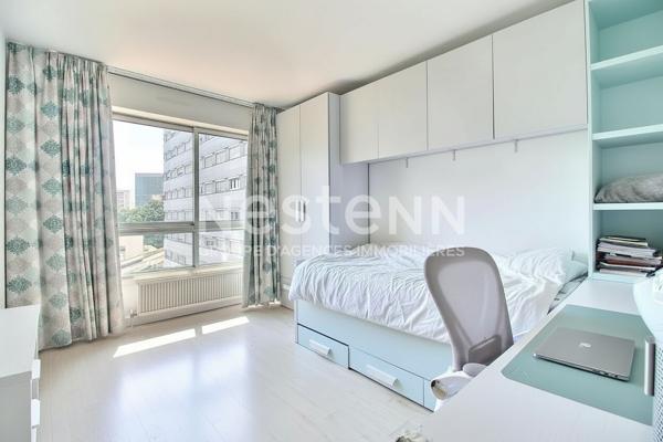 Appartement Courbevoie 3 pièces 77.04 m2