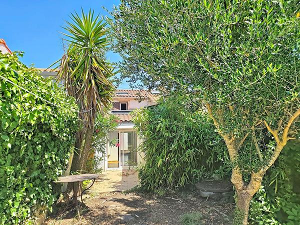 Maison de ville en pierre avec jardin et terrasse ? Centre de Luçon