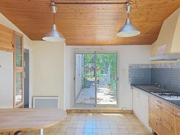 Maison de ville en pierre avec jardin et terrasse ? Centre de Luçon