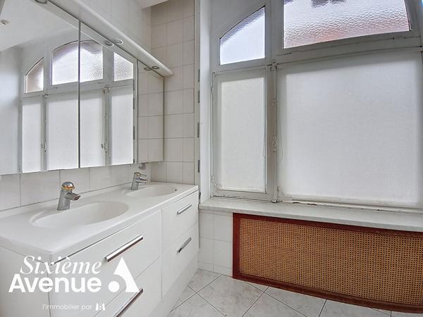 Appartement 3 pièces 153.86 m2