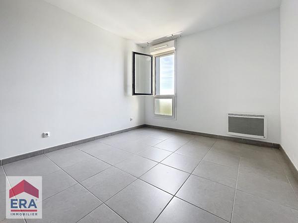 Marseille 14e  Haut du Merlan - T2 de 40 m² avec terrasse et 2 places de stationnement