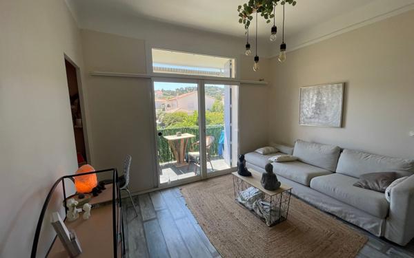 Appartement à vendre    3 pièces • 75 m2 La Seyne-sur-Mer