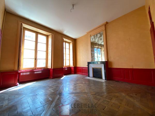 Plateau Central ? Élégant appartement de 98 m² au charme de l'ancien