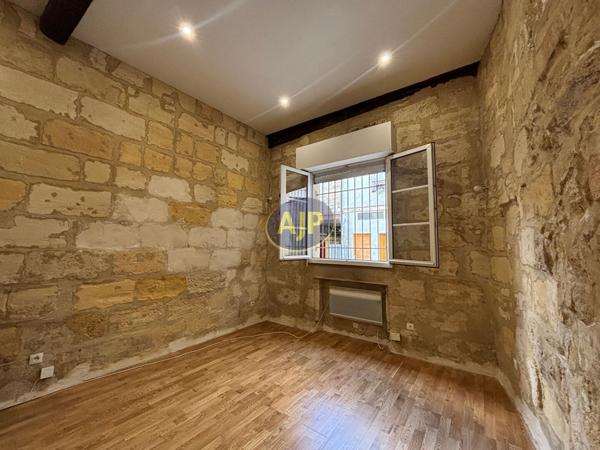 Appartement à louer Bordeaux : 2 pièces, 29m² avec 1 chambre(s) à 800€ - AJP Immobilier Bordeaux Saint-Augustin