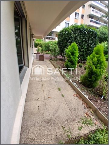 Rez-de-jardin avec terrasse