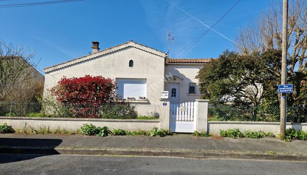 Exclusivité à ROCHEFORT - Maison 3 chambres, terrain garage.