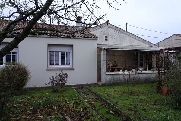Exclusivité à ROCHEFORT - Maison 3 chambres, terrain garage.