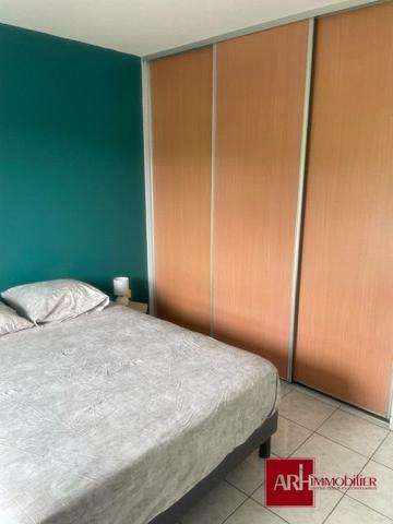 A LOUER - ST DENIS - APPT F4 MEUBLÉ AVEC VUE OCÉAN