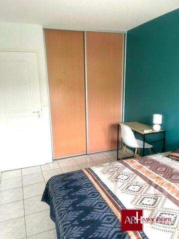 A LOUER - ST DENIS - APPT F4 MEUBLÉ AVEC VUE OCÉAN