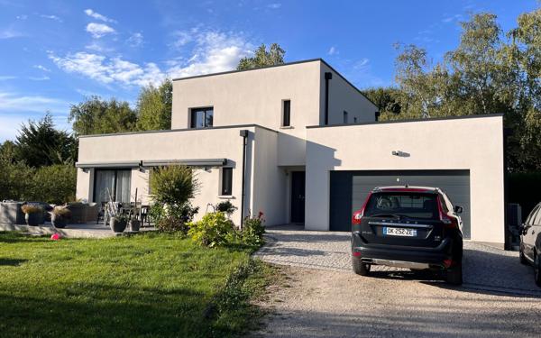 Maison à vendre    6 pièces •  Saint-Denis-en-Val