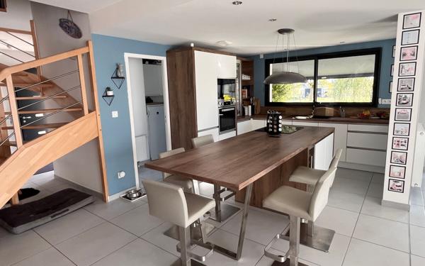 Maison à vendre    6 pièces •  Saint-Denis-en-Val