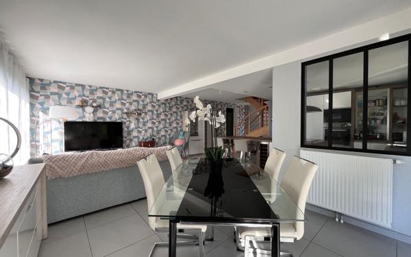 Maison à vendre    6 pièces •  Saint-Denis-en-Val