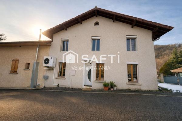 A Morette, maison mitoyenne de 137m² habitables.