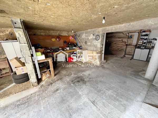 A Morette, maison mitoyenne de 137m² habitables.