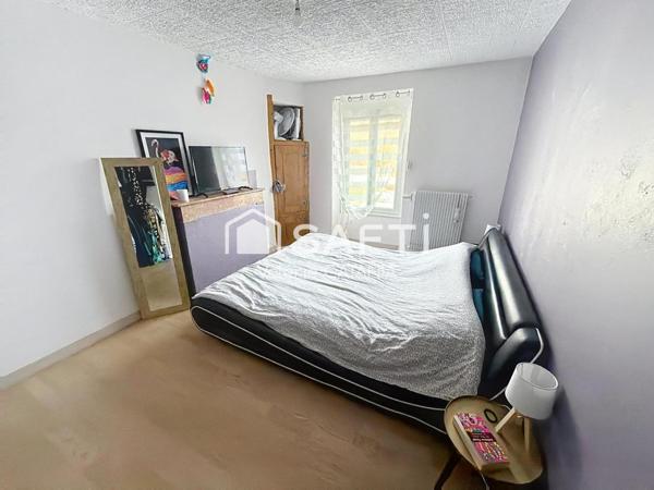 A Morette, maison mitoyenne de 137m² habitables.