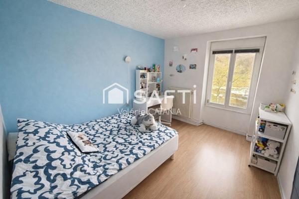 A Morette, maison mitoyenne de 137m² habitables.