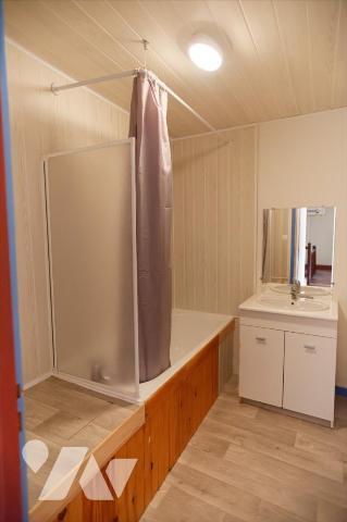 BOURG DE LATILLE - IMMEUBLE DE RAPPORT