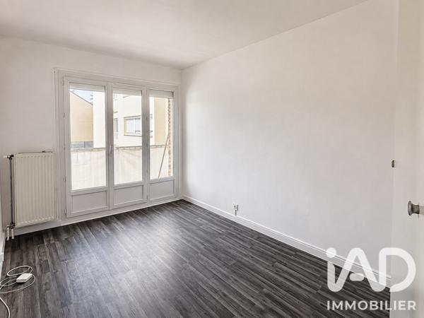 Location appartement 3 pièces 71 m² Élancourt