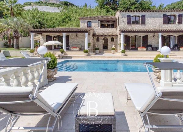Cagnes-sur-Mer, Villa 4 Chambres -  215 m² à vendre