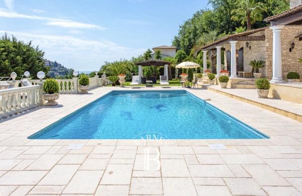Cagnes-sur-Mer, Villa 4 Chambres -  215 m² à vendre