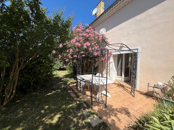 Drôme, Loriol-sur-Drôme : Deux habitations, une piscine, un potentiel exceptionnel