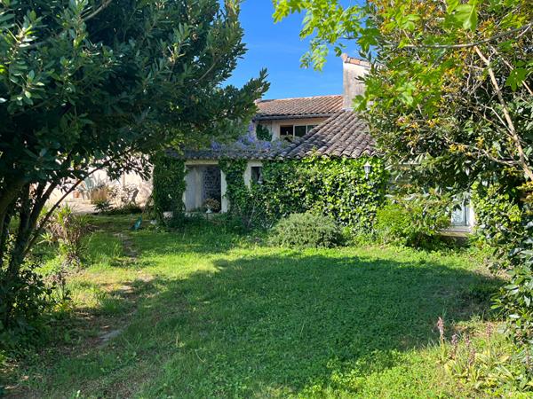 Drôme, Loriol-sur-Drôme : Deux habitations, une piscine, un potentiel exceptionnel