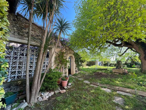 Drôme, Loriol-sur-Drôme : Deux habitations, une piscine, un potentiel exceptionnel