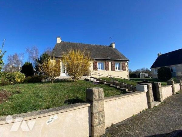 Maison à vendre - TRELIVAN (22 100) - Située au calme,  maison sur sous-sol complet comprenant:...