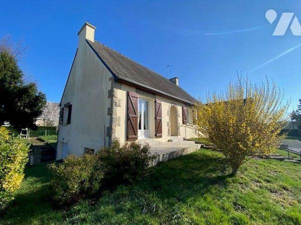 Maison à vendre - TRELIVAN (22 100) - Située au calme,  maison sur sous-sol complet comprenant:...