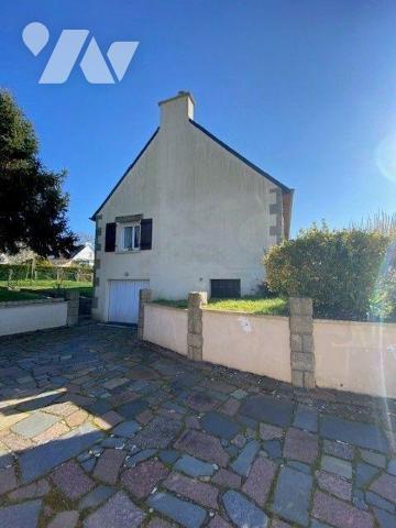 Maison à vendre - TRELIVAN (22 100) - Située au calme,  maison sur sous-sol complet comprenant:...