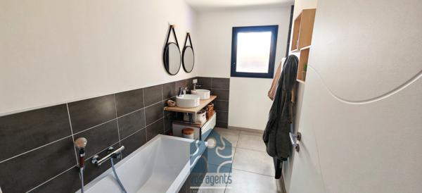 Maison 5 pièce(s) 3 chambre(s) 101 m²