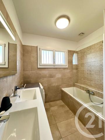 Maison à vendre  7 pièces - 184 m2 LA LONDE LES MAURES - 83