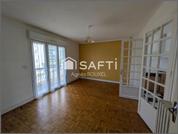 Au calme, proximité commerces et écoles et tram, garage