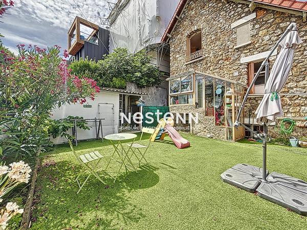 ISSY LES MOULINEAUX - Vente d'une maison en meulière avec jardin