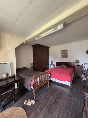 Corps de ferme , proche de CHATILLON SUR SEINE, comprenant une habitation de 80m², une grange et terrain :700m Montliot-et-Courcelles (21400)